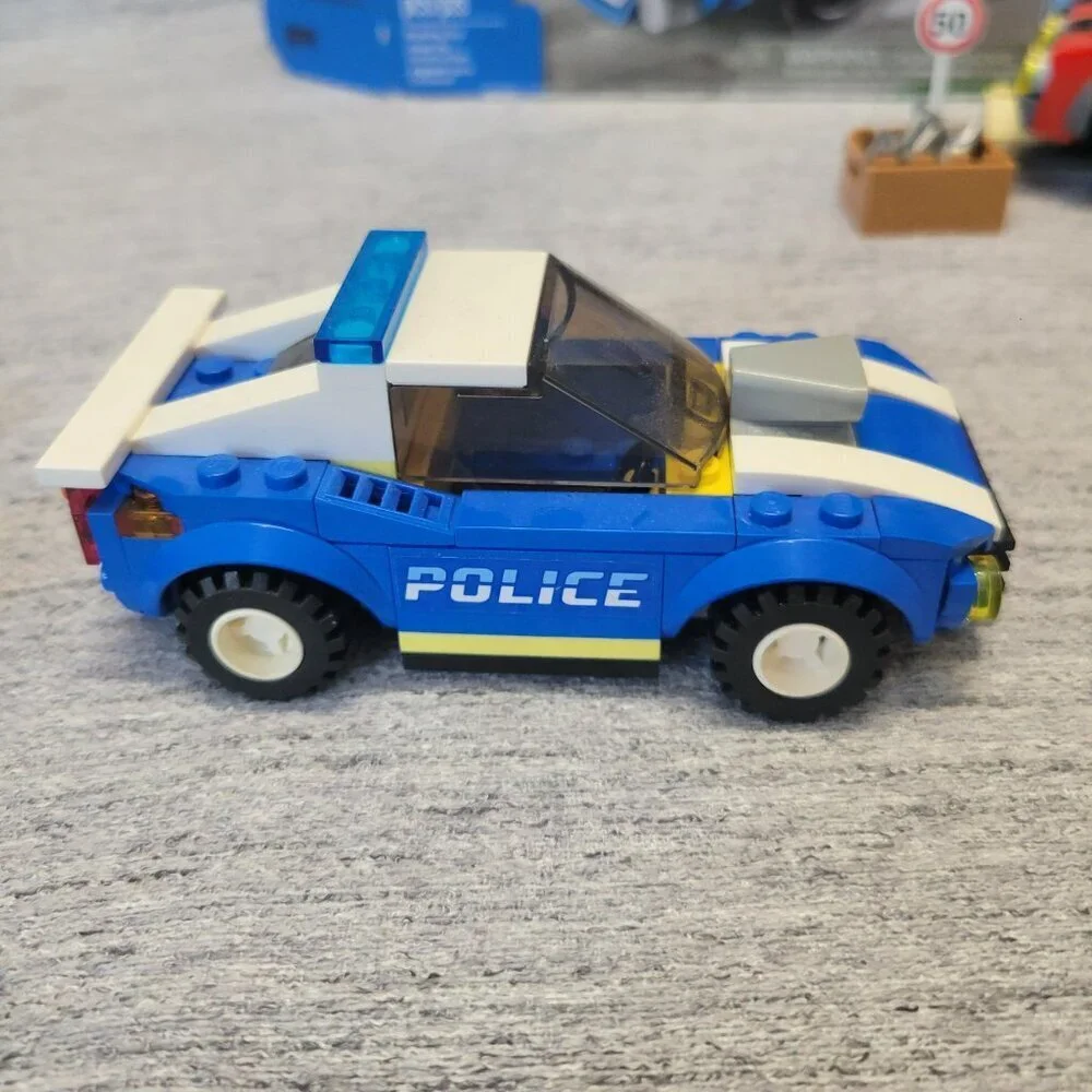 LEGO City 60242 Police Highway Arrest